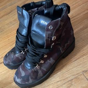 Women’s Boots - Steve Madden Camo Combat Boots - Size 9.5M - $25
